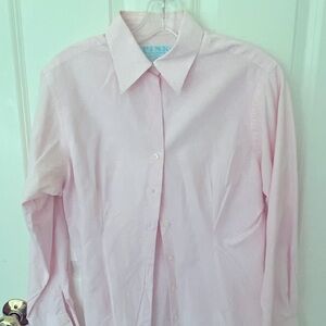 Thomas Pink women’s shirt in gingham. chic w/jeans or w/a suit for work.